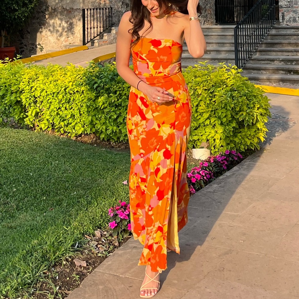Lulus Vibrant Floral Strapless Maxi Dress with scarf